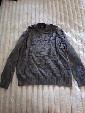 Taylor Men's Gray Textured Crewneck Sweater